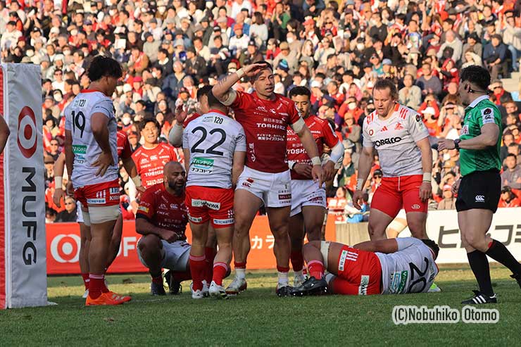 ロブ・トンプソンのトライ