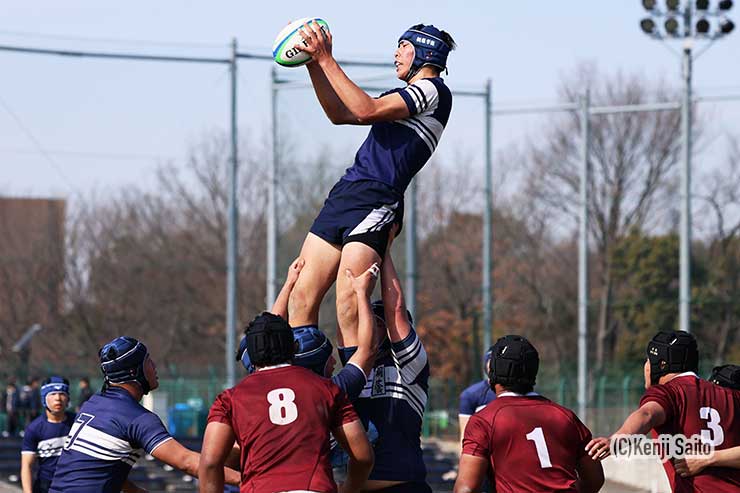 14日に行われた目黒学院戦でのラインアウト（原品瑞帆）
