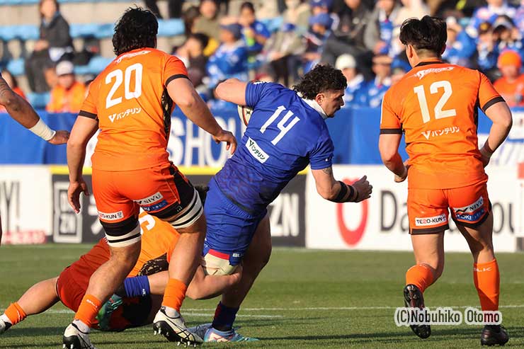 静岡のエースWTBテファレも徹底マークにあう