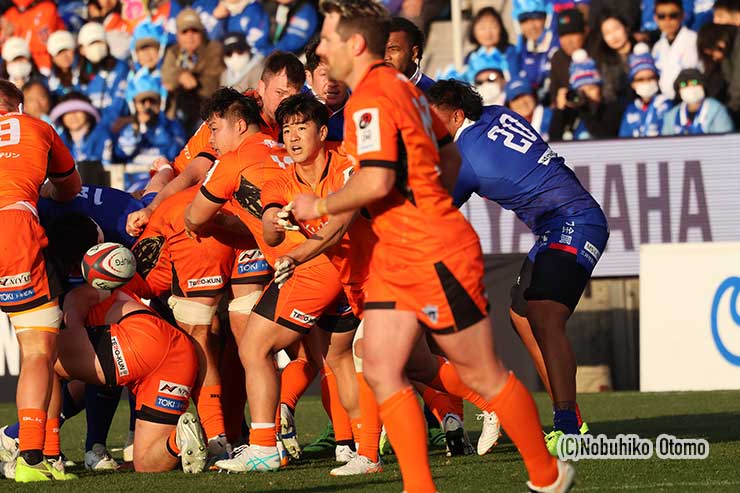 スピアーズは自陣PKからアタック