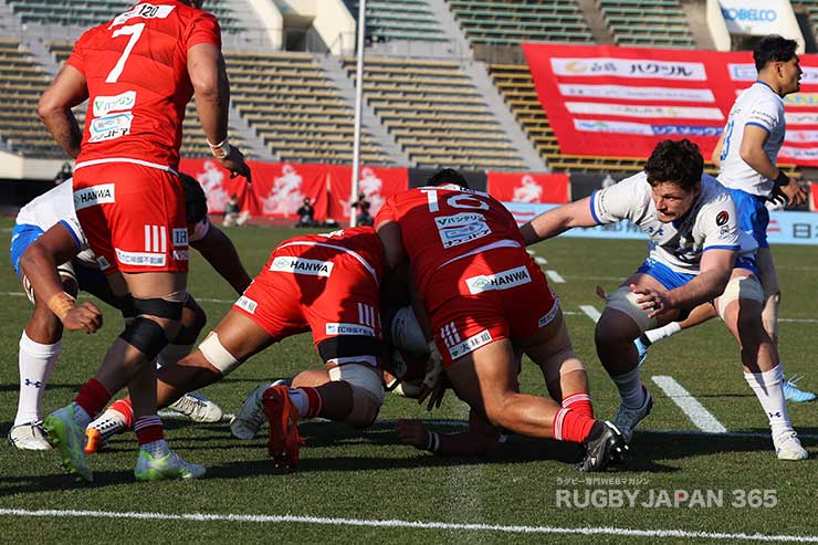 ゴール前の粘り強いディフェンス