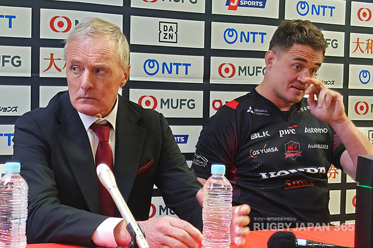 キアラン・クローリーHCとフランコ・モスタートキャプテン