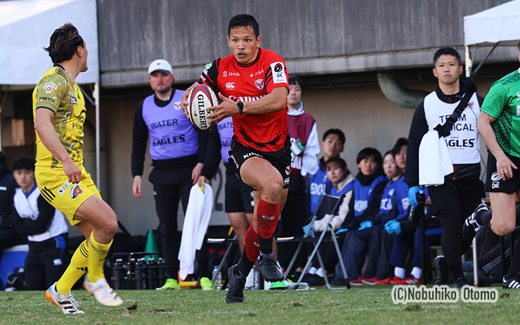 横浜CTB梶村祐介は古巣相手の突進