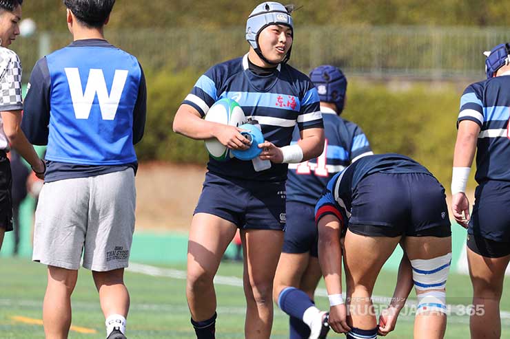 花園では15番、この試合では13番で出場した前田航