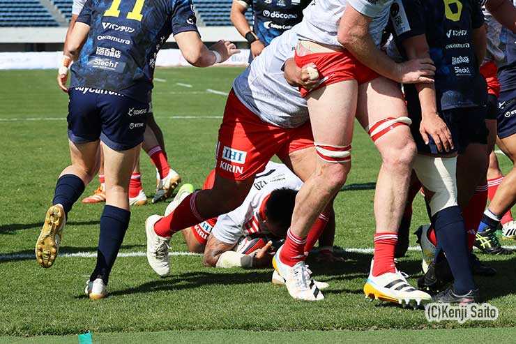 前半22分アッシュ・ディクソンのトライ