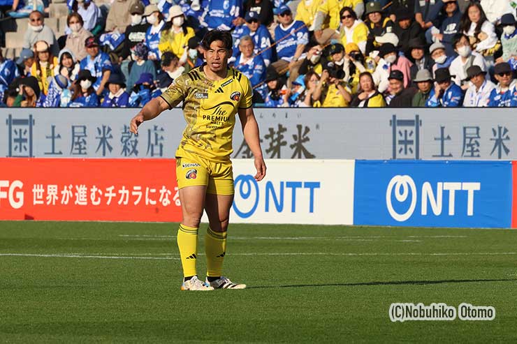 後半15分、中村亮土が途中出場で100キャップ達成
