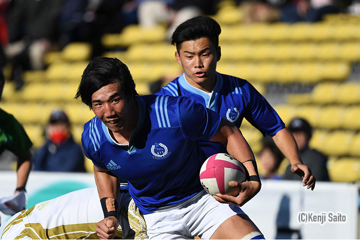 前半18分、東海大NO8吉田大亮主将が左隅にトライ