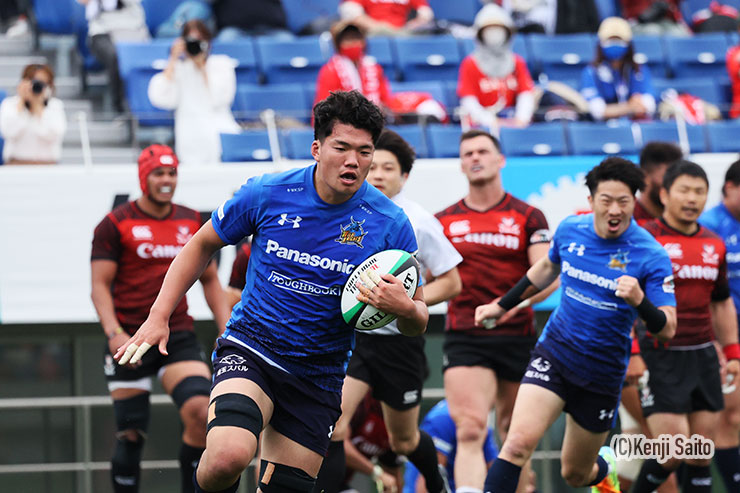 後半、福井は勝負を決めるトライ