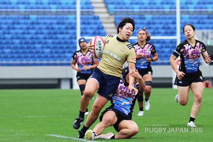 前半6分追いかけるパールズは末結希がハーフウェイ付近からゲインし敵陣ゴール前までボールをキャリー