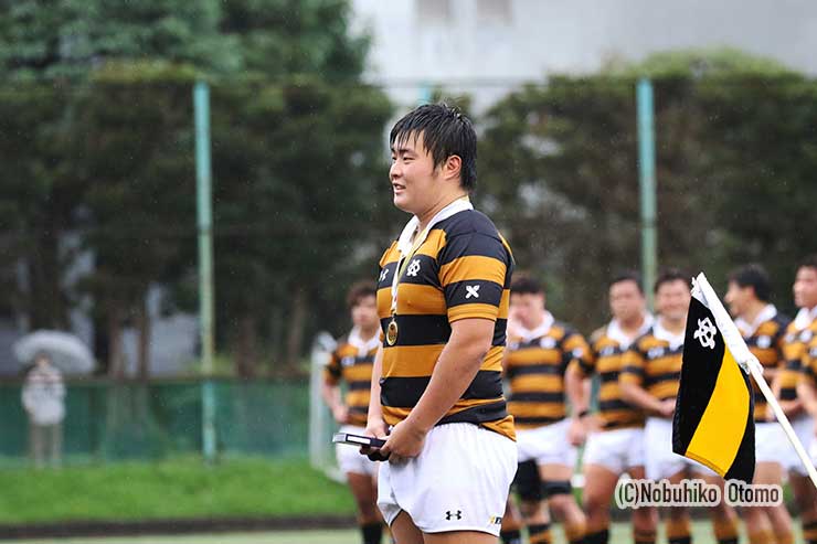 MOMには3トライをあげた慶大HO田中慶伸が選ばれた