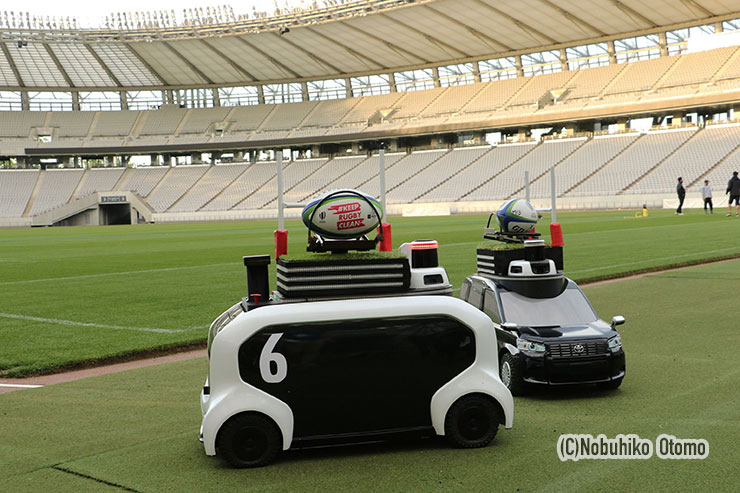 ボールを運んだ「Field Support Robot」。リモコンではなくAIが周囲の情報を収集して自動運転する賢い子だ