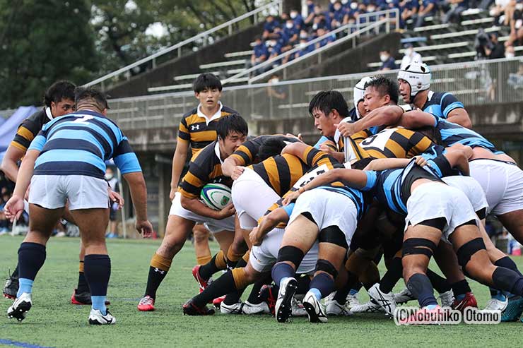 慶大がモールを押し、FL高武が勝ち越しトライ
