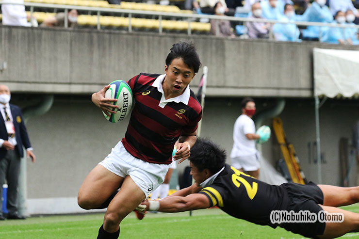 後半34分、こちらも途中出場2年生WTB今駒がトライ
