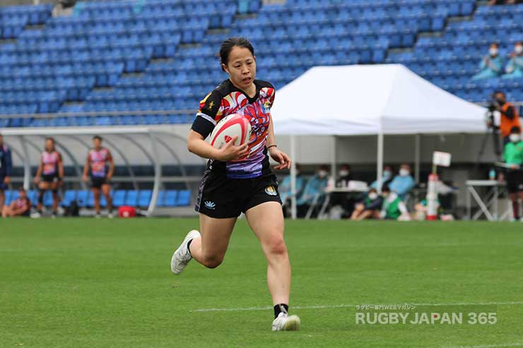それでもボールをキープしたながとは辻崎由紀乃がゴール中央にトライを決め12－19と1トライ1ゴール差に迫る