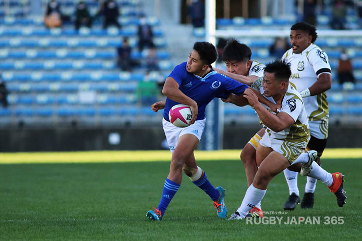 多彩なパスワークと的確なプレー選択が印象的だった東海大SO武藤。