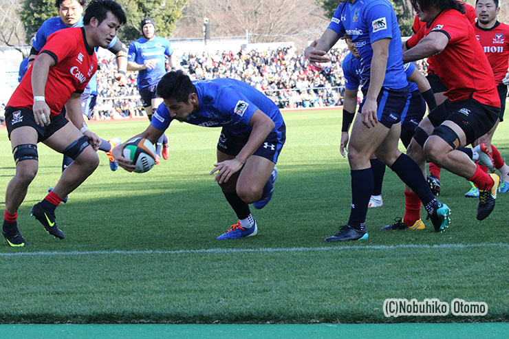 前半35分、SO松田突破から、SH内田啓介がトライ。