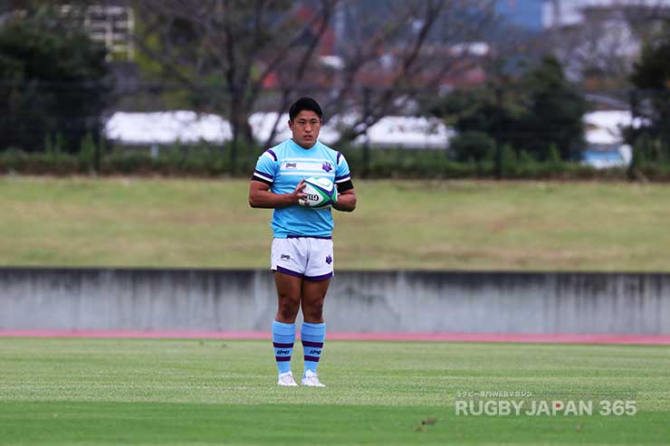筑波大・松永主将のキックオフで試合開始