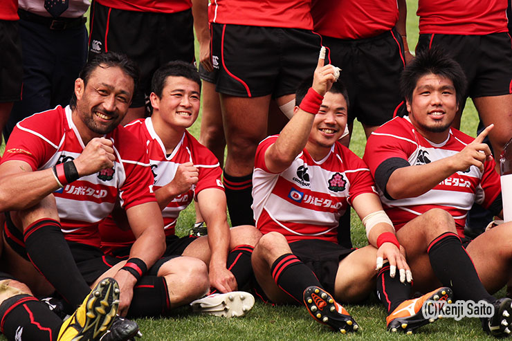 2013年ウェールズ戦・勝利後の集合写真