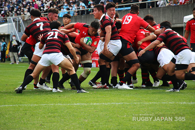 帝京は後半34分、相手ゴール前でのラインアウトモール。キャプテン松本がボールを運ぶも、モールが割れてしまいオブストラクションとなり万事休す。