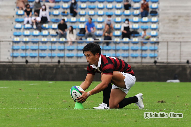 対抗戦初先発のSO吉村がコンバージョンを決めて19-0