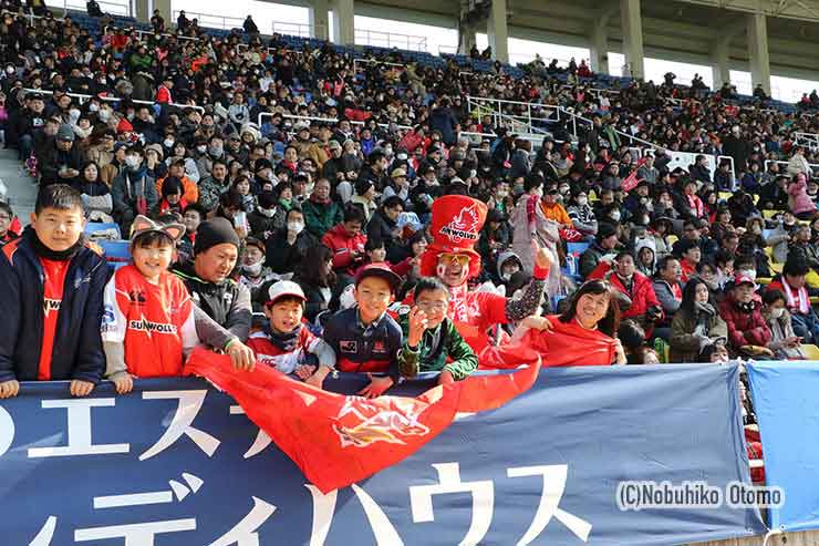 スーパーラグビー初開催となったレベルファイブスタジアムには10,426人の観衆が詰めかけた