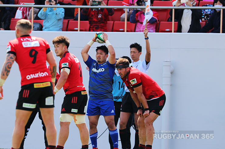 スローをする松岡賢太