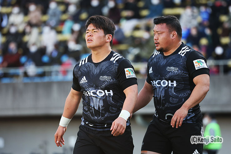 後半から出場したHO武井日向。チームペナルティーでシンビンが適用され、ほろ苦いデビュー戦となった。