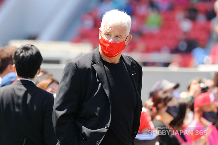 ウェイン・スミス総監督